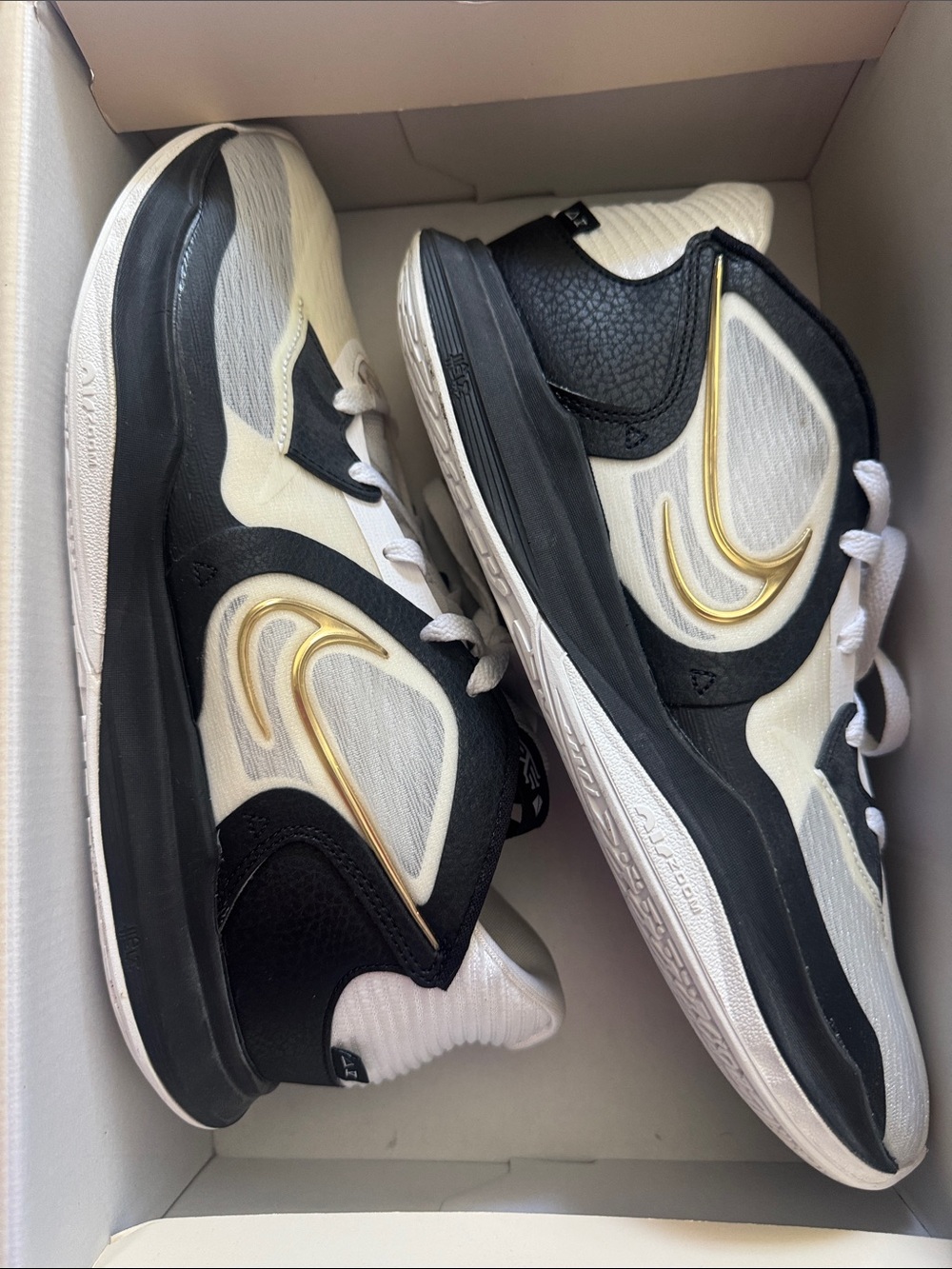 Kyrie Low 5 Nike men’s 11 (eur 45)